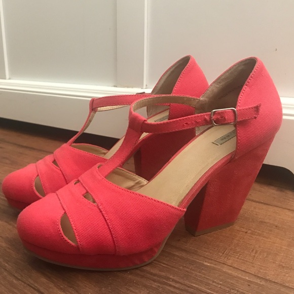 coral block heels